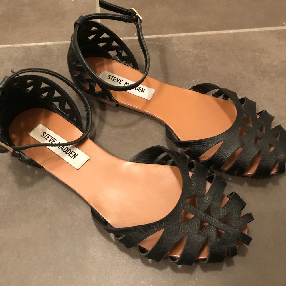 Black Steve Madden Size 7 Sandals